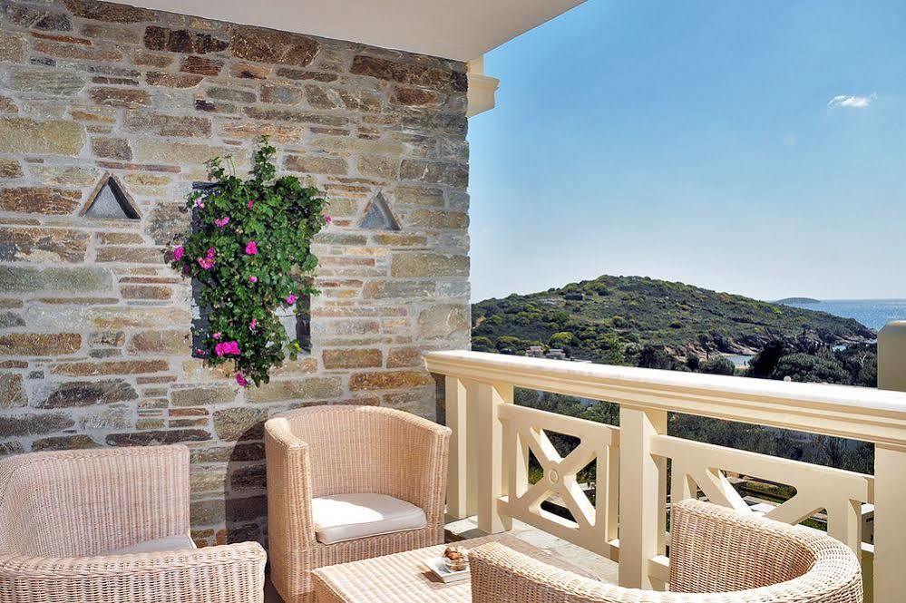 Aithra Apartments & Suites Гаврион Екстериор снимка