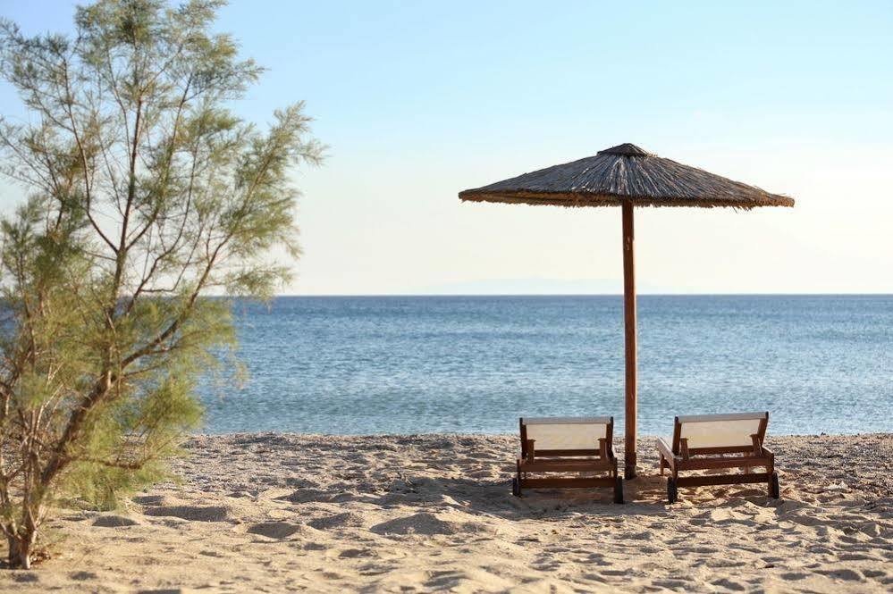 Aithra Apartments & Suites Гаврион Екстериор снимка